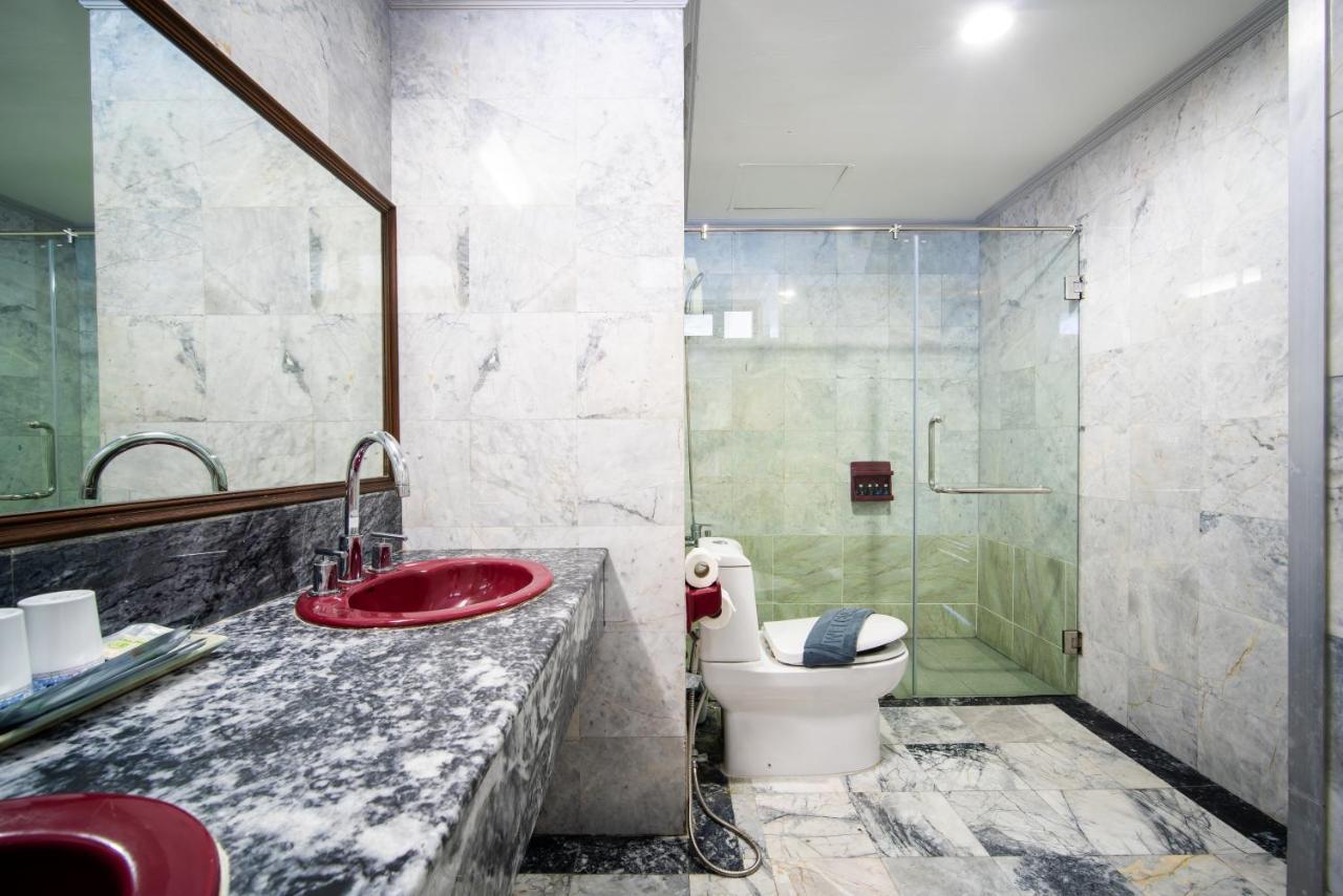 Tower Superior Seaview 3br-2401 Apartment Patong